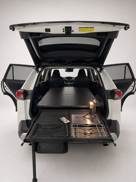 Toyota RAV4 5代，Slim 輕盈箱 M 睡眠板展開、餐廚模組拉出